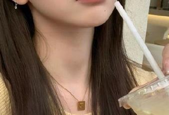 51吃瓜网页：吃瓜也要讲究，别只顾着看！