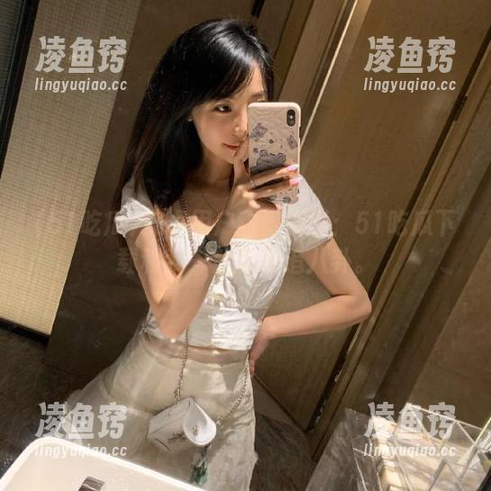 51吃瓜 安卓用户甜蜜惆怅:51吃瓜下载和我一起熬夜追八卦。