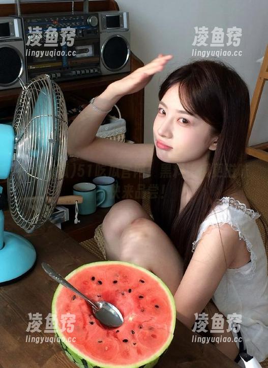 51吃瓜官网：黑料比瓜更滋味，快来品尝！