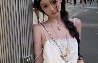 91i吃瓜发布的热搜，看完就不想吃饭了…只想吃瓜！