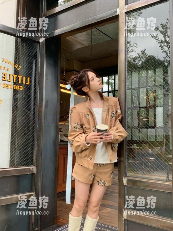 91吃瓜中心苹果客户端，边唱边吃西瓜，唯独不想进去‘瓜圈’！