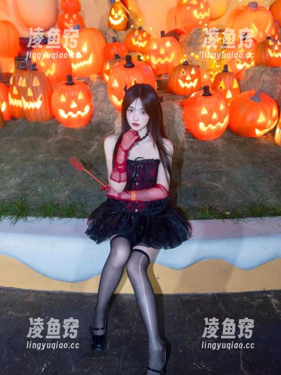 走进hl09.10网页，像进了一个奇幻的糖果屋，甜到发腻！