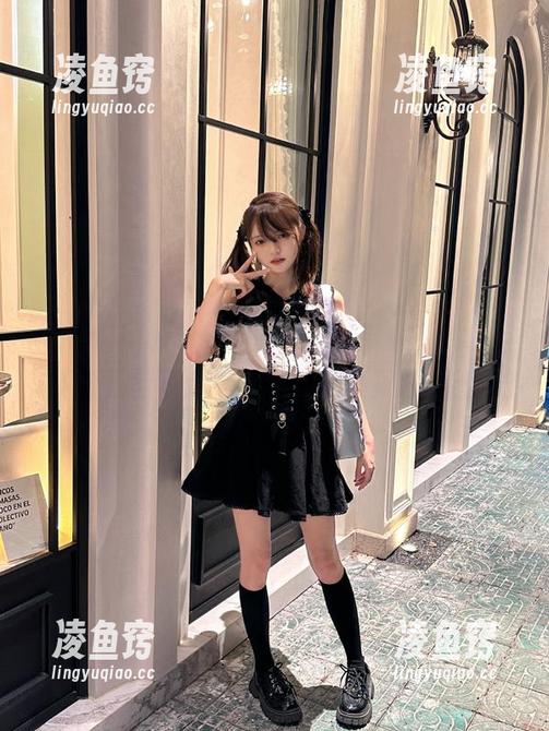 hlw苹果版，一路逛下去，像是存了个万年不变的包袱！真心佩服自己！