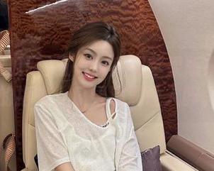 五一吃瓜网苹果版来冲击你的指尖，瓜果满满让人醉。