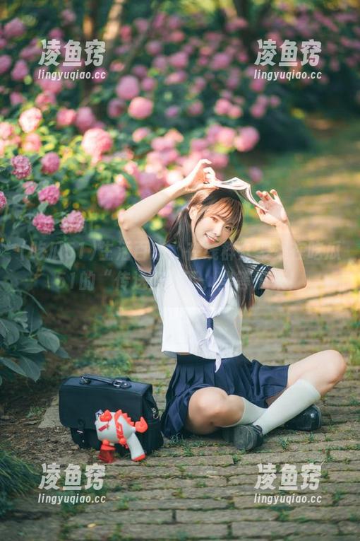 生活百态，在线群众聚集在吃瓜51的“传送门”下，坐等瓜来！