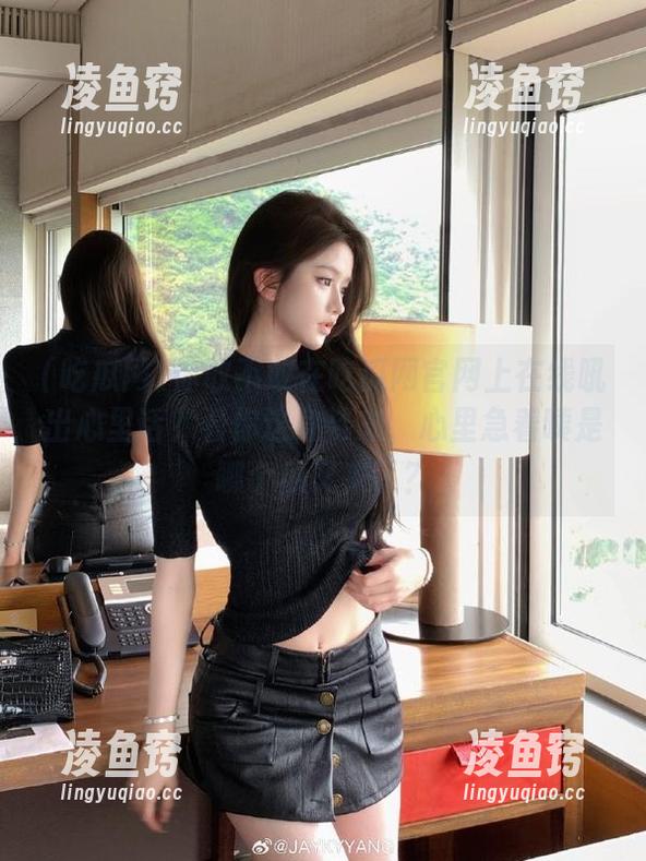 你敢不敢在吃瓜网官网上在线吼出心里话？看你这身姿态，心里急着咦是哪个瓜又来了？