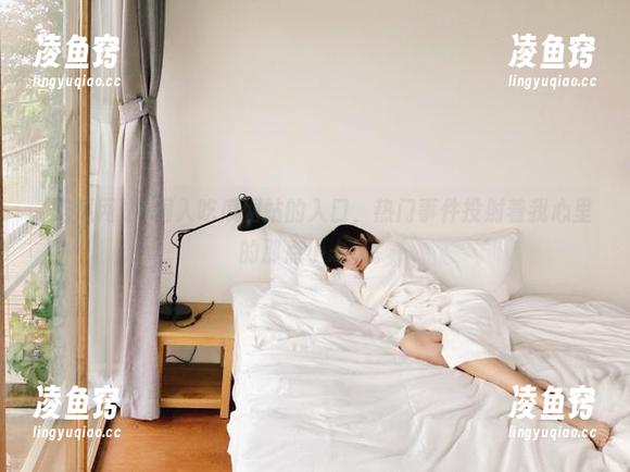 闯入吃瓜网站的入口，热门事件投射着我心里的那点小忐忑。