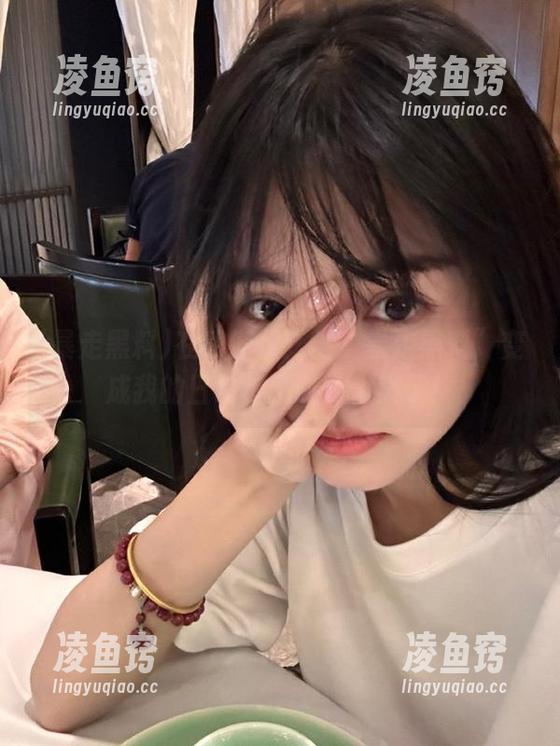 在线潜伏：当“暴走黑料”变成我的日常追剧时，太爽了！