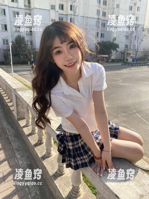 点开海角吃瓜网址，那个黑料真是我的心头好呀！