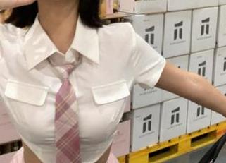 终于摸到了黑料不打烊的最新安卓地址，心里突然有点小激动！