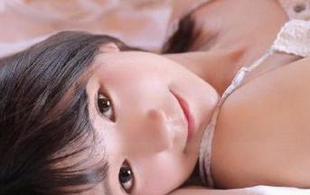 就喜欢在黑料不打烊网站上下载，旁边有只神奇的小猫咪