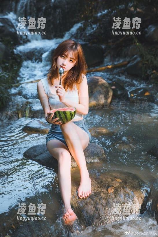 在黑料不打烊登录后，这种沉浸式观看体验，感觉自己像个八卦侦探！