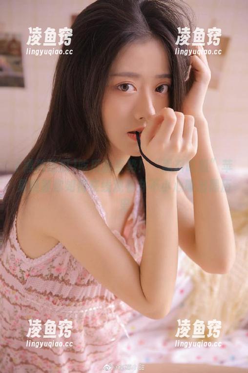 吃瓜新姿势！“黑料吃瓜”苹果版教你如何在线观看并不小心吸出黑历史